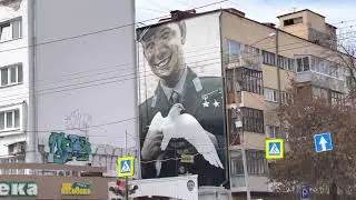 Юрий Гагарин. Граффити на доме в г.Екатеринбург