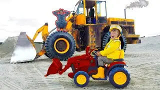 Сеня на Машинках  помогает Родителям