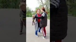 с дочкой. импровизация вальса  .