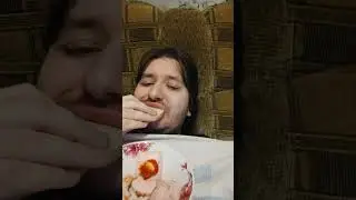 очень устал кушаю лежа