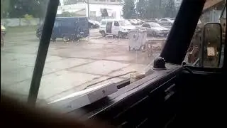 вид из камаза на парковке