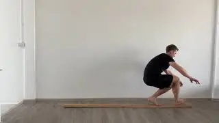 Crouching walk (forward/backward) | Balance beam