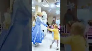 Узнали героев? ❄️