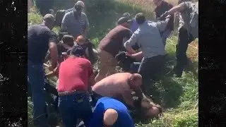Black Lives Matter Protesters Beaten by Pro-Police Protesters in Wild Fight