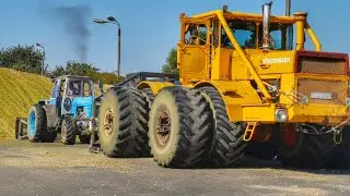 RUSSEN Schlepper mit ZWILLINGSBEREIFUNG auf dem Mais Berg - Kirovets K700 A