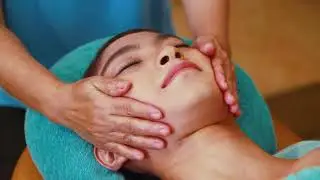 Merasakan Sensasi Totok dan Pijat Tradisional