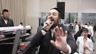 הזמר הגדול יוסי לייפר בסילסול מיוחד