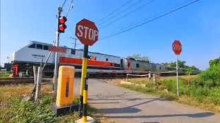 2 Jenis Perlintasan Kereta Api | Palang Parkiran | ALKMAAR
