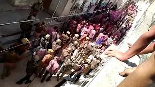 नवलगढ़ में होली के दिन हिन्दुओ पर मस्जिद से पत्थरबाजी।लाठीचार्ज