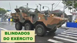 Blindados Guarani do Exército Brasileiro desfilando em São Paulo - Desfile de 7 de Setembro de 2022