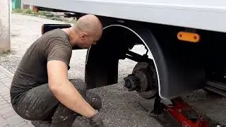 Mercedes sprinter 519. Замена колодок ручника.