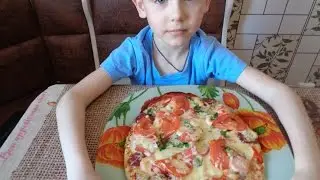 Домашняя пицца. Готовим вкусную пиццу с креветкой.
