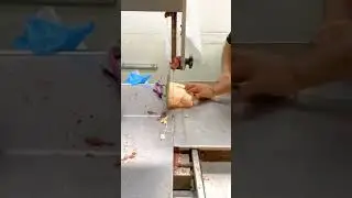 Cutting meat #cuttingmachine #howitsmade #butcher #butcherlife #meat #saw #sawmachine #meatlovers