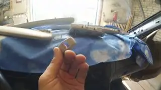 Removing and dismantling the plating of the ceiling on Skoda Fabia