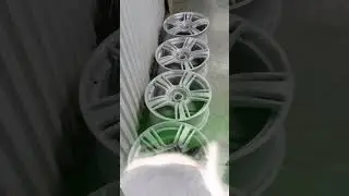 порошковая покраска дисков и насадок на выхлоп для Rols-Royce в чёрный глянец.