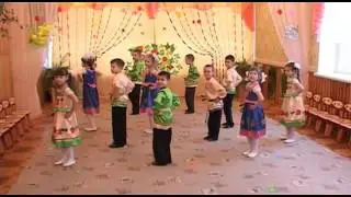 67. Танец с ложками