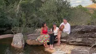 TRIAR canta Correnteza