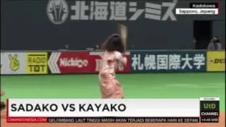 Penampakan Hantu Jepang Sadako vs Kayako di Lapangan Bassball