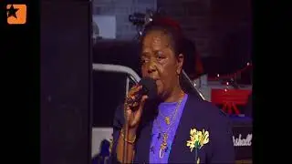 Cesária Évora - Yo Vendo Unos Ojos Negros - Cover Nate King Cole Live 1994