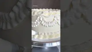 Трендовый декор торта «Ламбет» 😍 #декорторта #кондитер #кремчиз #cake #трендовыйторт #ламбет