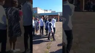 Южный Урал. Флаг РФ поднимает дочь моей подруги, выпускница.