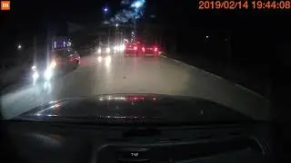 Жесткое пресечение обгона справа
