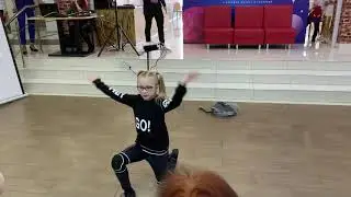 Танец "Ожидание на вокзале"