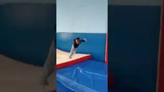 Лишь бы побаловаться, у всех такие дети ?