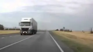 Пилот пролетел над шоссе по приказу командования