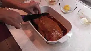 ФИЛЕ  ИНДЕЙКИ  ЗАПЕЧЕННОЕ В ДУХОВКЕ С ПОМИДОРАМИ И СЫРОМ