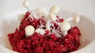 Arroz cremoso de remolacha y champiñones aliñados