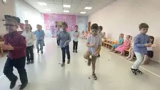 Праздник 8 марта, поздравление от мальчиков