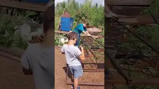 Эксплуатация детского труда!