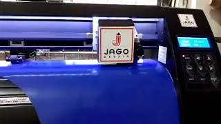 Proses Pemotongan Bahan Sablon Polyflex menggunakan mesin cutter plotter 