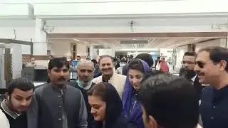 مریم نواز کوئٹہ جلسے کیلئے لاہور سے روانہ،ایئرپورٹ پر مریم نواز کا جوشیلا انداز