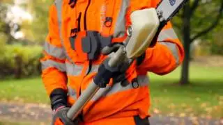 Using a Husqvarna telescopic polesaw