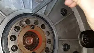 Renault Premium DXI, replacement of rear crankshaft oil seal.