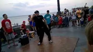 Уличные танцы набережная Ялты, Крым 2015