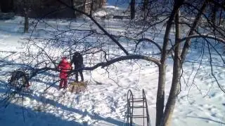 Дети Африки зимой чистят ковры смотрите и смейтесь