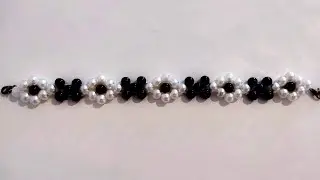 DIY Statement Bracelet : How to Make a Bold and Colorful Beaded Necklace.
