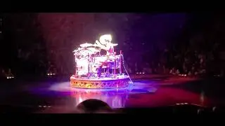 Cirque du Soleil drummer going ham
