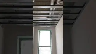 Потолки висят на стенах