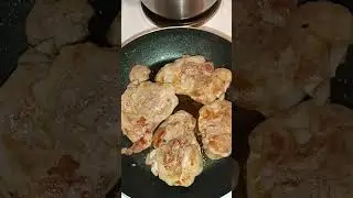 Очень вкусно! Быстрый романтический ужин. Бедра в соусе барбекю с ракушками и горошком.