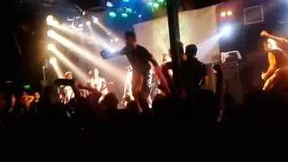 Χατ Τρικ - Σε 1000 Χρόνια (live 8ball)