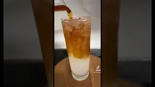 Spiked Arnold Palmer 🍋🧊☕️ #tiktok #bartender #cocktail #subscribe #vodka #shorts