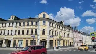 Москва. Доходные дома на пересечении Петровки и Петровского бульвара. Июль 2024 