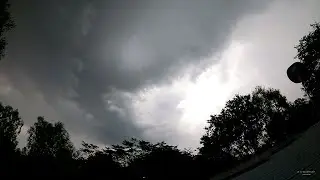 Storm building overhead, amazing details!