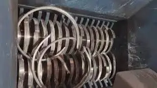 Ukrainian shredder Ecopolymer Shark EZ40 shreds Steel scrap (steel waste)