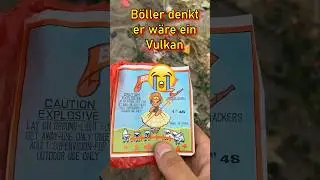 Böller denkt er wäre ein Vulkan 😂 Demenz? #fireworks #feuerwerk #shorts