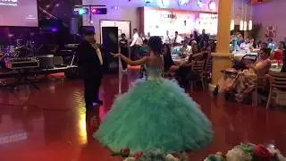 (Quinceañera) Jazzylin Pacheco vs. Santiago Pacheco en el momento sorpresa